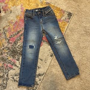 Boys size 5T Old Navy Jeans. Gently worn distressed.